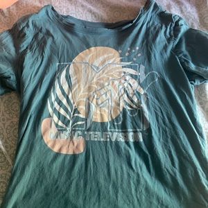 It has been worn and has mini cuts in the neck